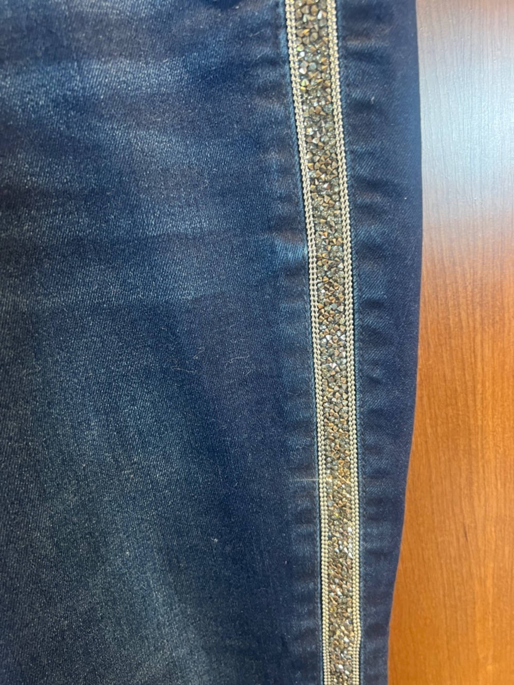 Tommy Bahama Dark Indigo Ankle Jeans with Metallic Side Trim 8x28 - Picture 10 of 10